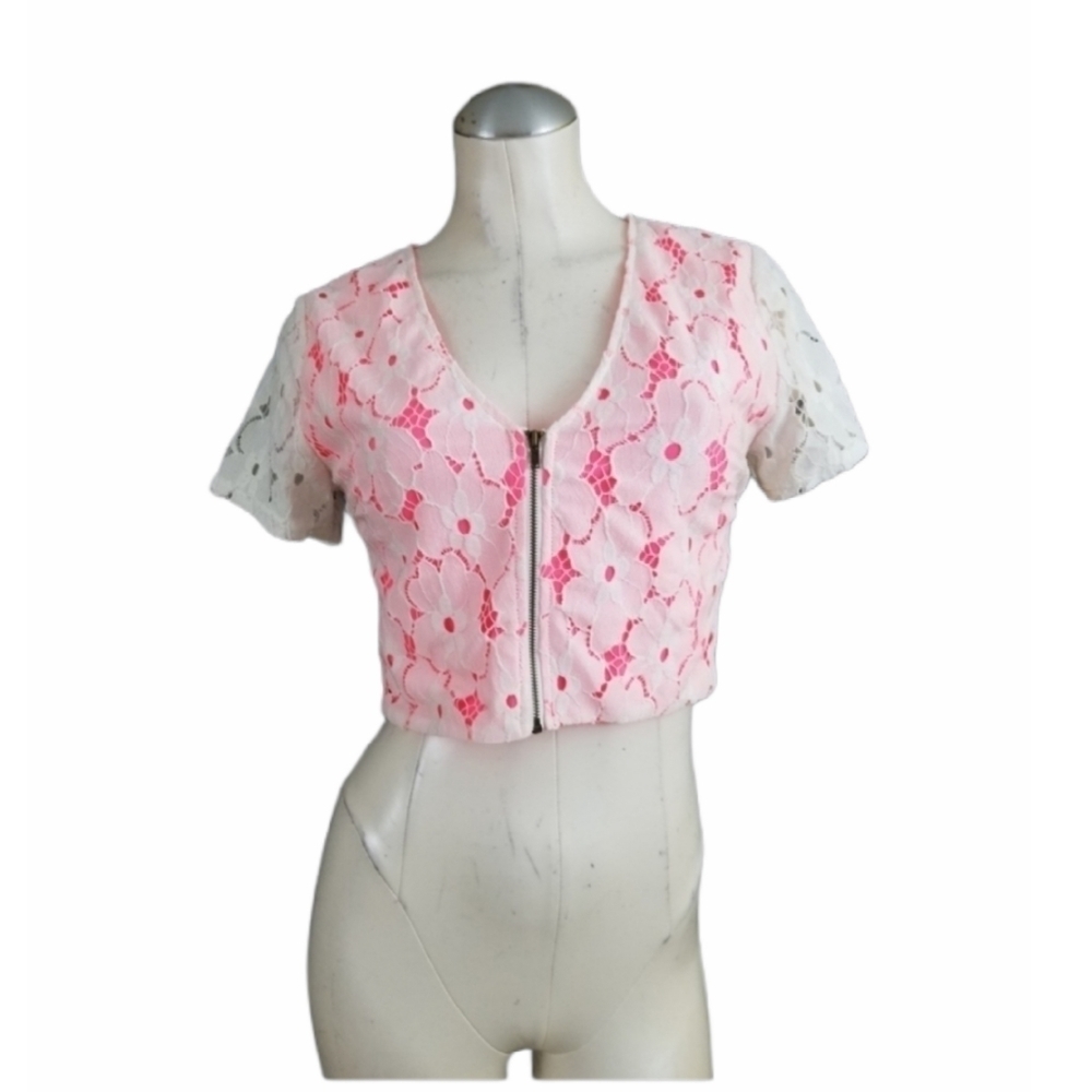 3/ $25 Guess M Cropped Top Pink White Zip Top